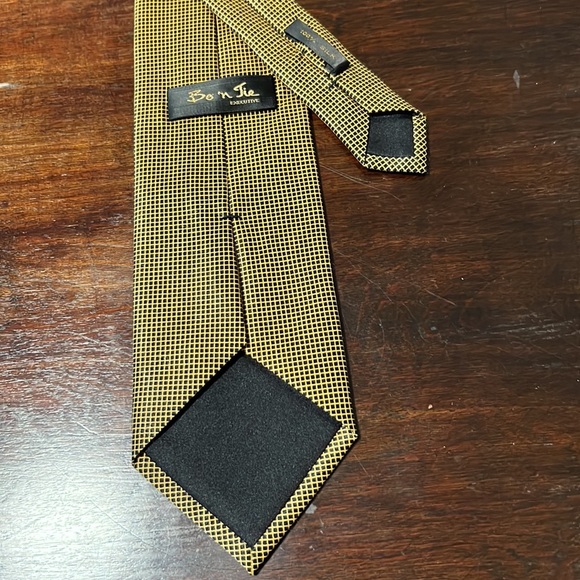 Bo n Tie Executive Black & Golden Tie - Picture 6 of 6